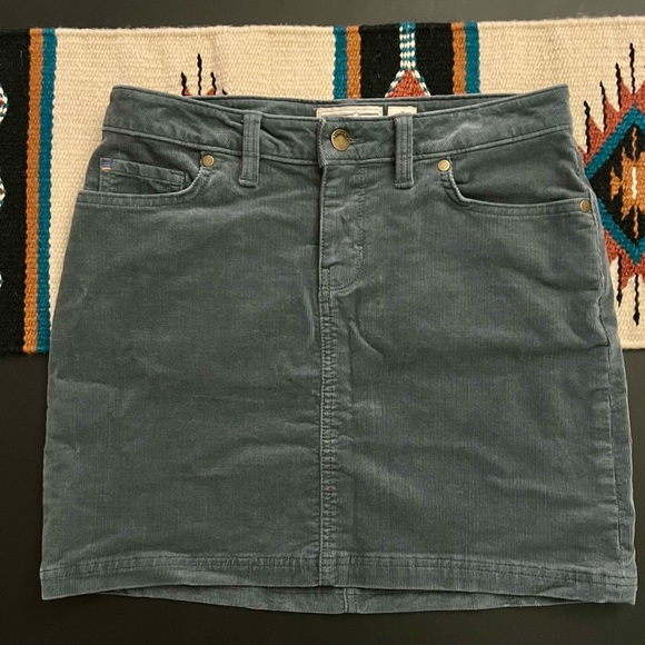 Patagonia Corduroy Mini Skirt - Size 2 - Muted Green - Picture 4 of 4